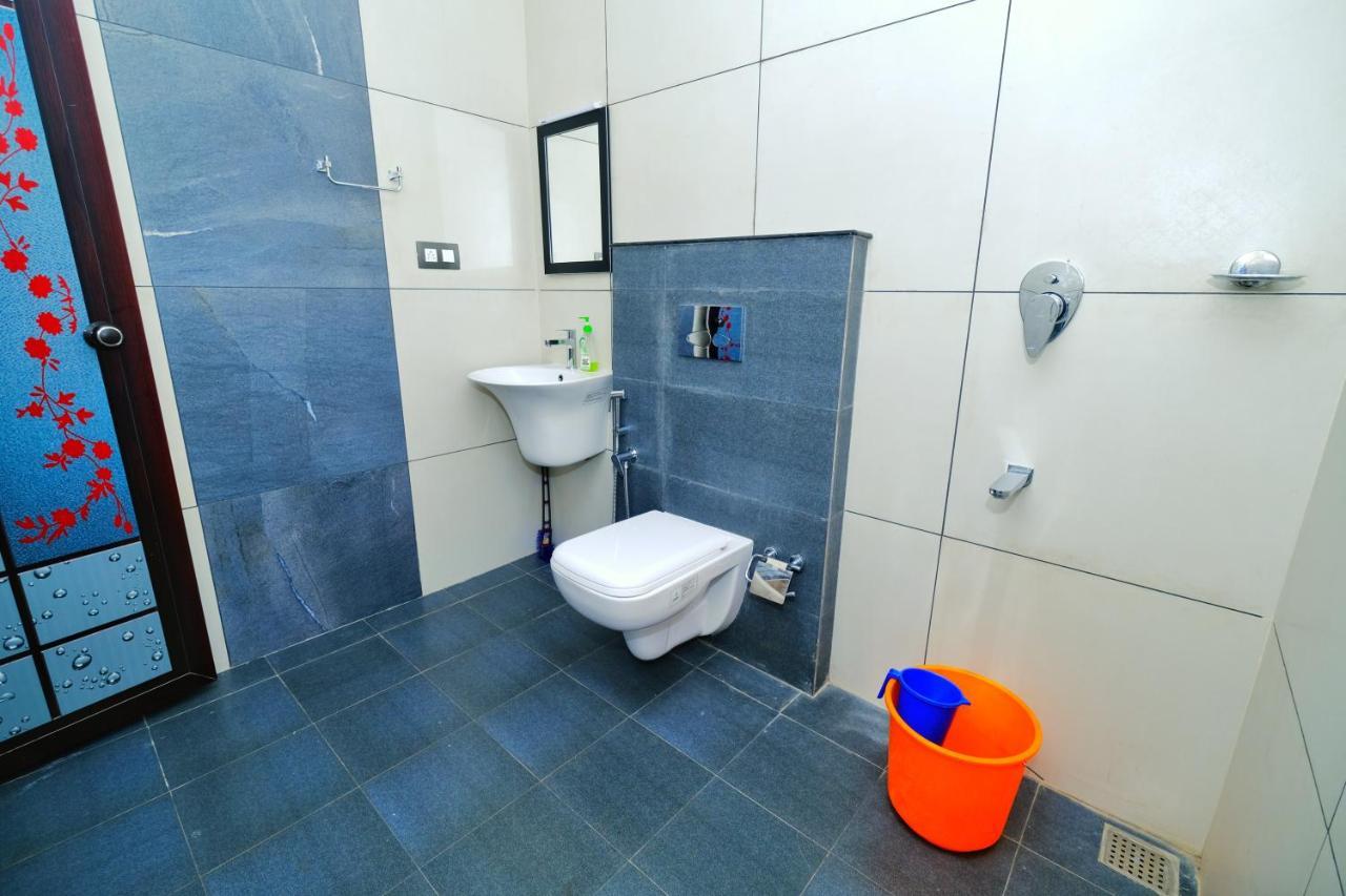 Marari Ebin Charlys Apartment มาราริคุลาม ภายนอก รูปภาพ